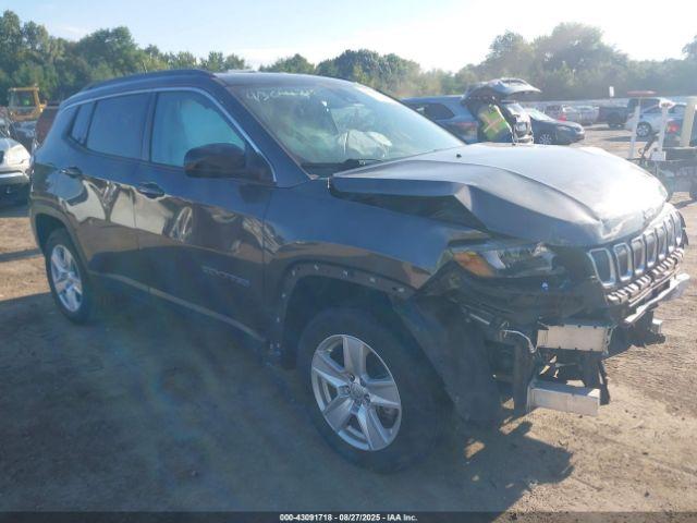  Salvage Jeep Compass