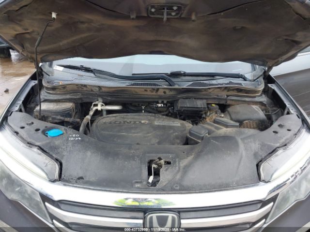 Honda Pilot Touring Image 14