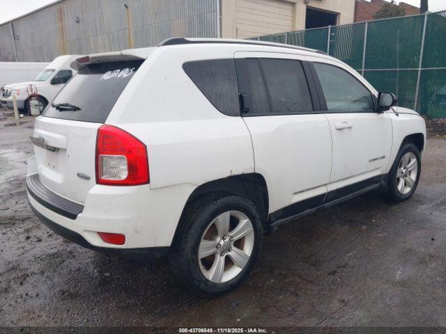 Jeep Compass Latitude Image 10