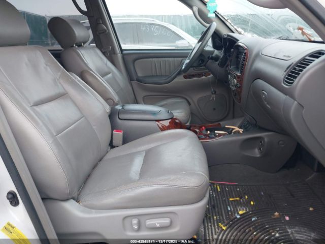 Toyota Sequoia Limited V8 Image 10