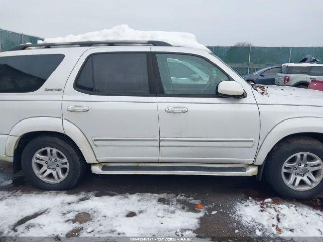Toyota Sequoia Limited V8 Image 12