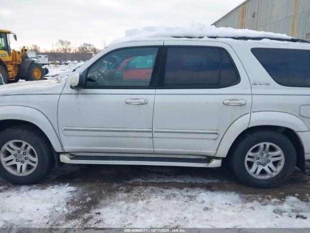 Toyota Sequoia Limited V8 Image 13