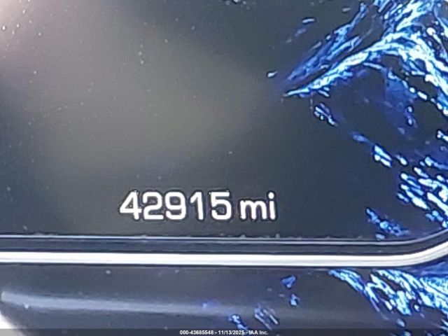 GMC Yukon 4wd At4 Image 2