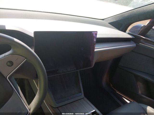 Tesla Model X Long Range Image 8