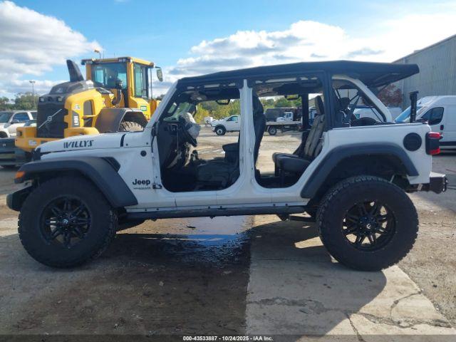 Jeep Wrangler Willys 4x4 Image 15
