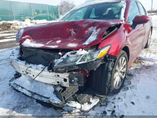 Toyota Camry Le Image 13