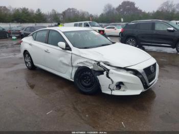  Salvage Nissan Altima