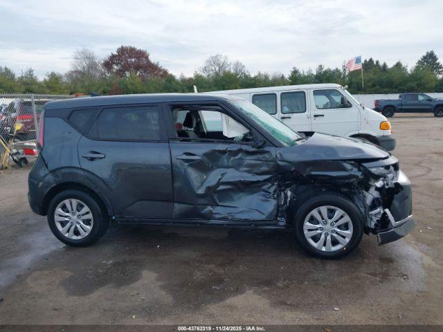 Kia Soul Lx Image 12