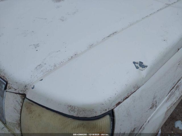 Cadillac Escalade Standard Image 11