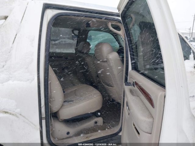 Cadillac Escalade Standard Image 10