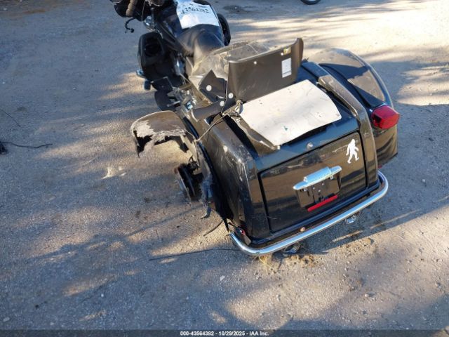 Harley-Davidson Flhtcutg Tri Glide Ultra Classic Image 2