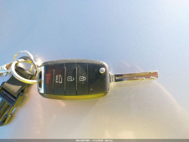 Kia Optima Lx Image 16