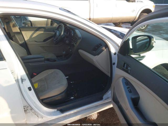 Kia Optima Lx Image 2