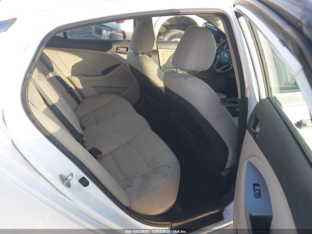 Kia Optima Lx Image 4