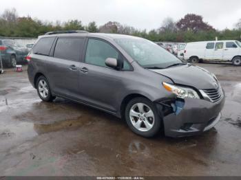  Salvage Toyota Sienna