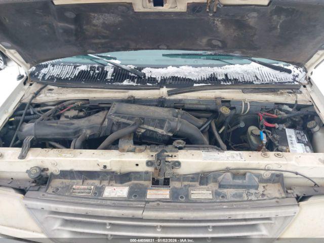 Ford Econoline E150 Van Image 3