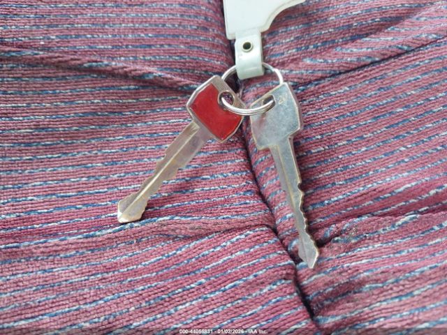 Ford Econoline E150 Van Image 2