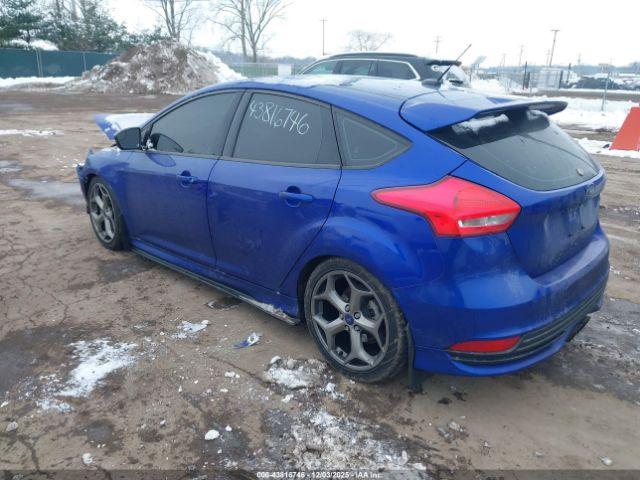 Ford Focus St Image 6