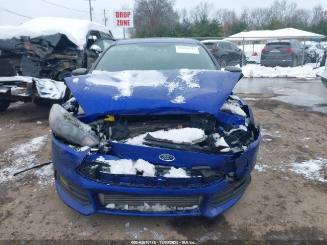 Ford Focus St Image 15