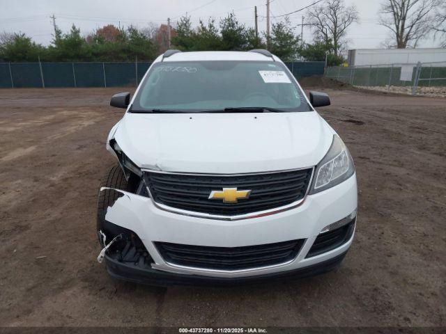 Chevrolet Traverse Ls Image 16