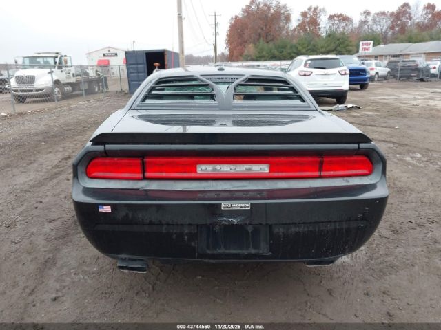 Dodge Challenger Image 2