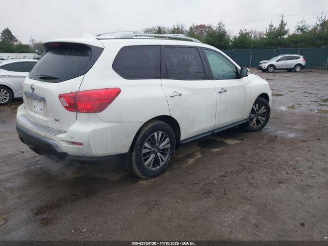 Nissan Pathfinder Sv 2wd Image 4