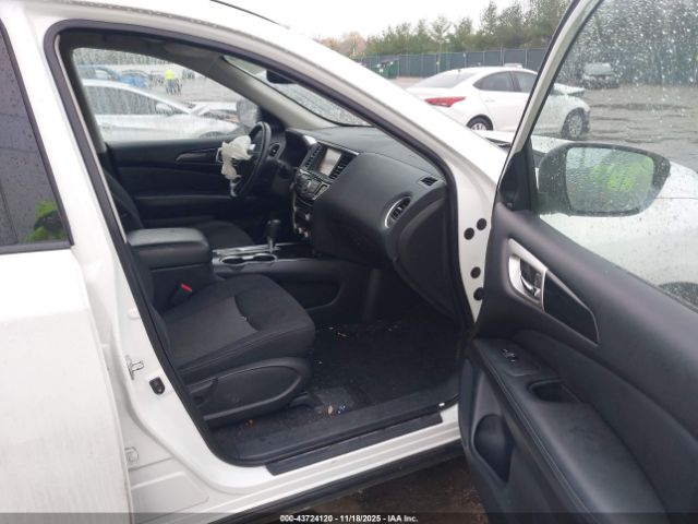 Nissan Pathfinder Sv 2wd Image 8