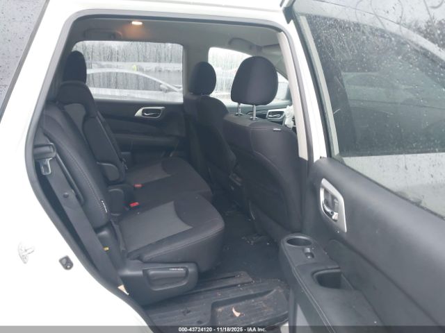 Nissan Pathfinder Sv 2wd Image 9