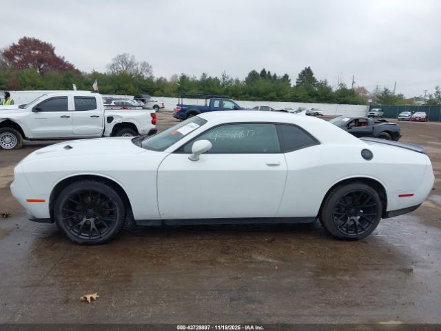 Dodge Challenger Sxt Image 16