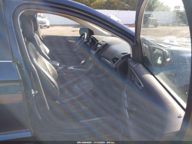 Ford Edge Titanium Image 4