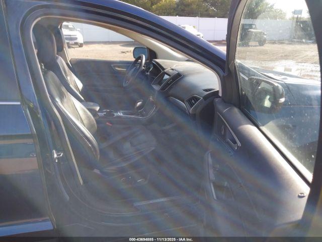 Ford Edge Titanium Image 4