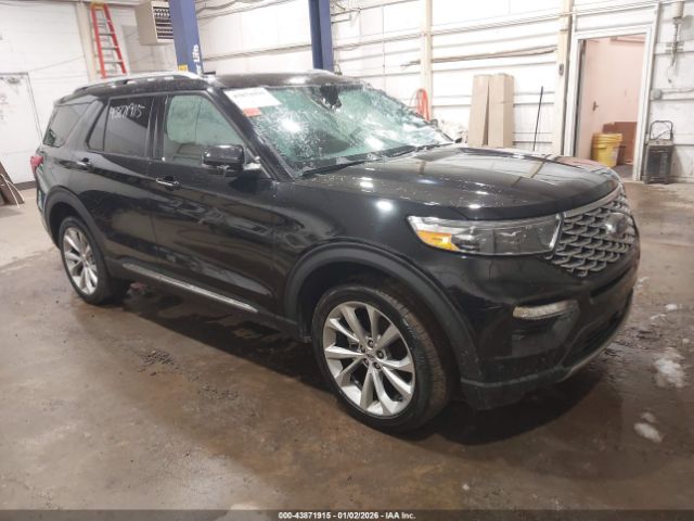 Ford Explorer Platinum Image 1