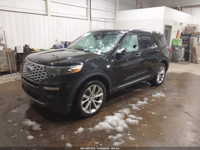 Ford Explorer Platinum Image 13