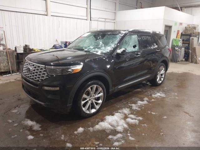 Ford Explorer Platinum Image 13