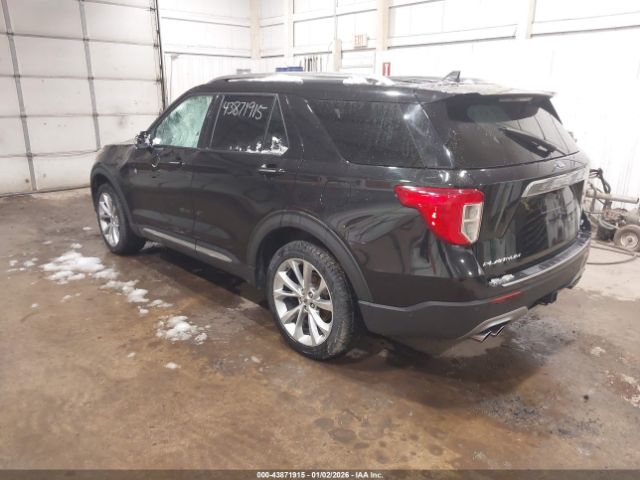 Ford Explorer Platinum Image 9