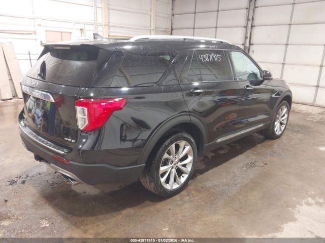 Ford Explorer Platinum Image 8