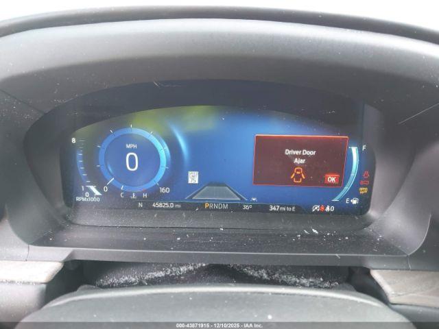 Ford Explorer Platinum Image 11