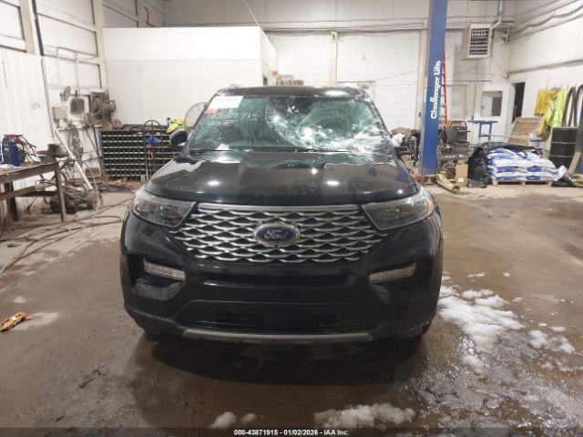 Ford Explorer Platinum Image 7