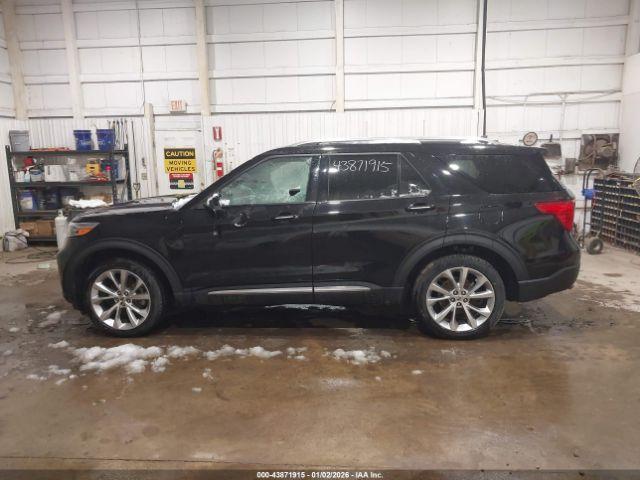 Ford Explorer Platinum Image 6