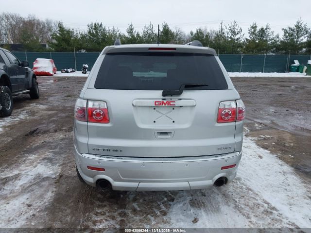 GMC Acadia Denali Image 14