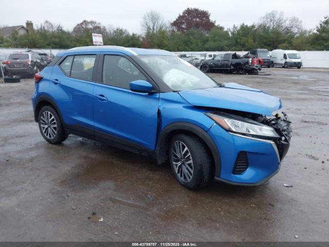  Salvage Nissan Kicks