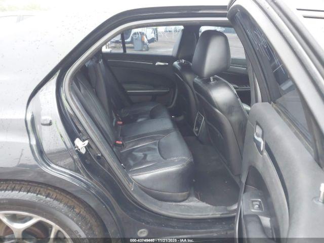 Chrysler 300 Motown Image 3