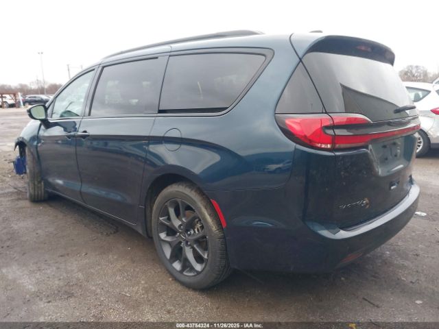 Chrysler Pacifica Limited Image 5