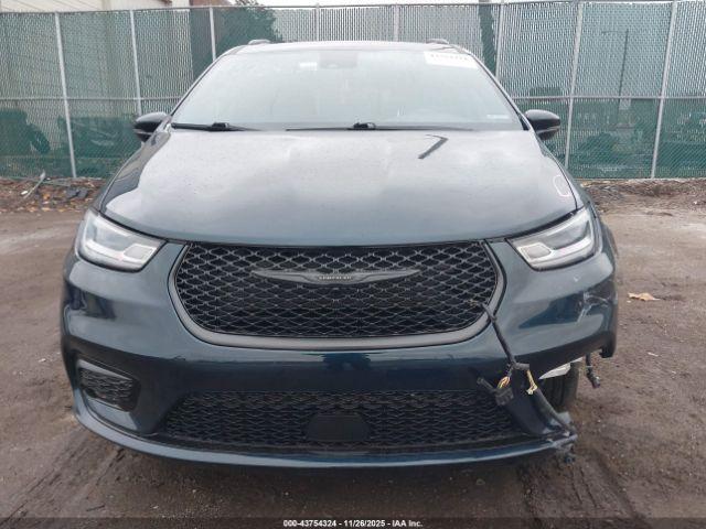 Chrysler Pacifica Limited Image 13