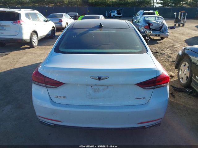 Hyundai Genesis 3.8 Image 11