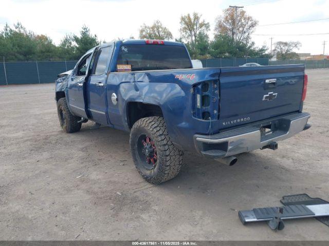 Chevrolet Silverado 1500 Image 3