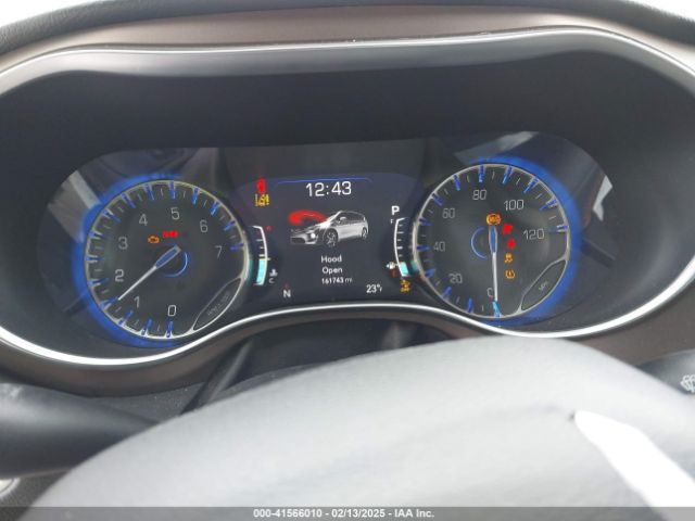 Chrysler Pacifica Touring-l Plus Image 9