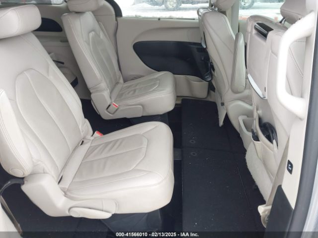 Chrysler Pacifica Touring-l Plus Image 10