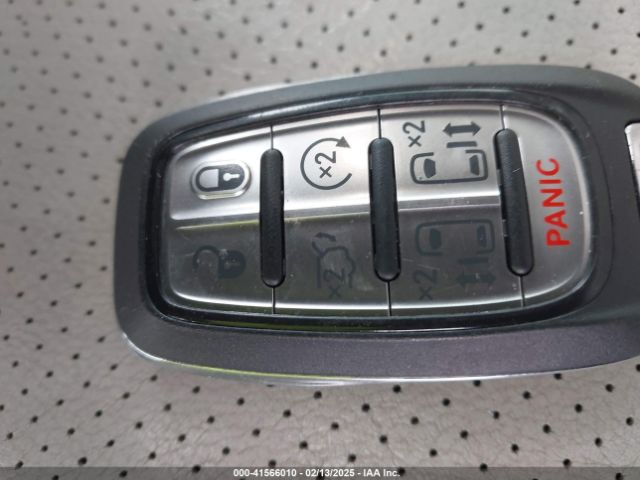 Chrysler Pacifica Touring-l Plus Image 13