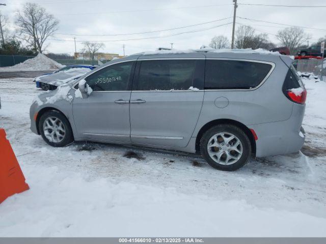 Chrysler Pacifica Touring-l Plus Image 15